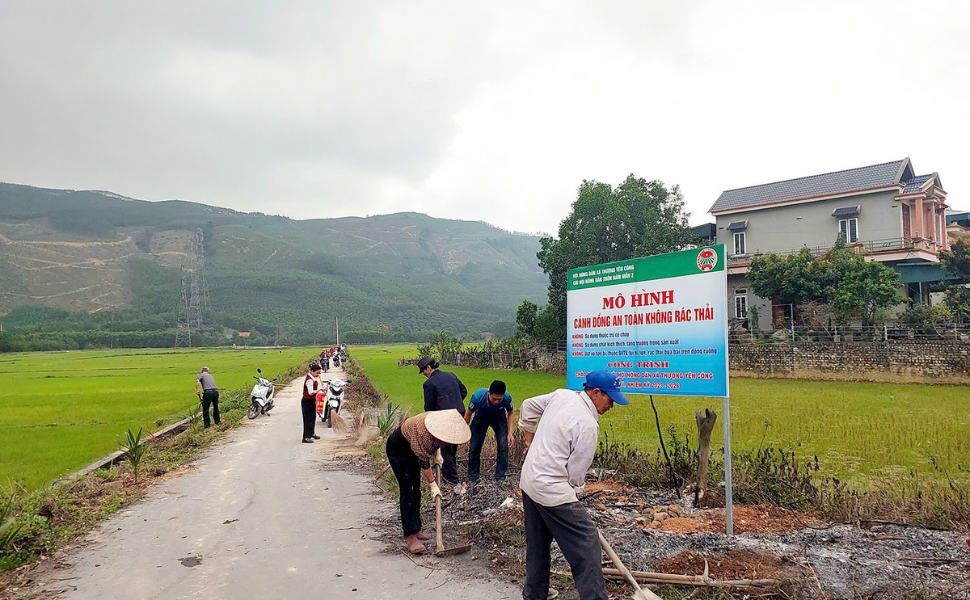 Hội Nông dân xã Thượng Yên Công ra mắt mô hình cánh đồng an toàn không rác thải!