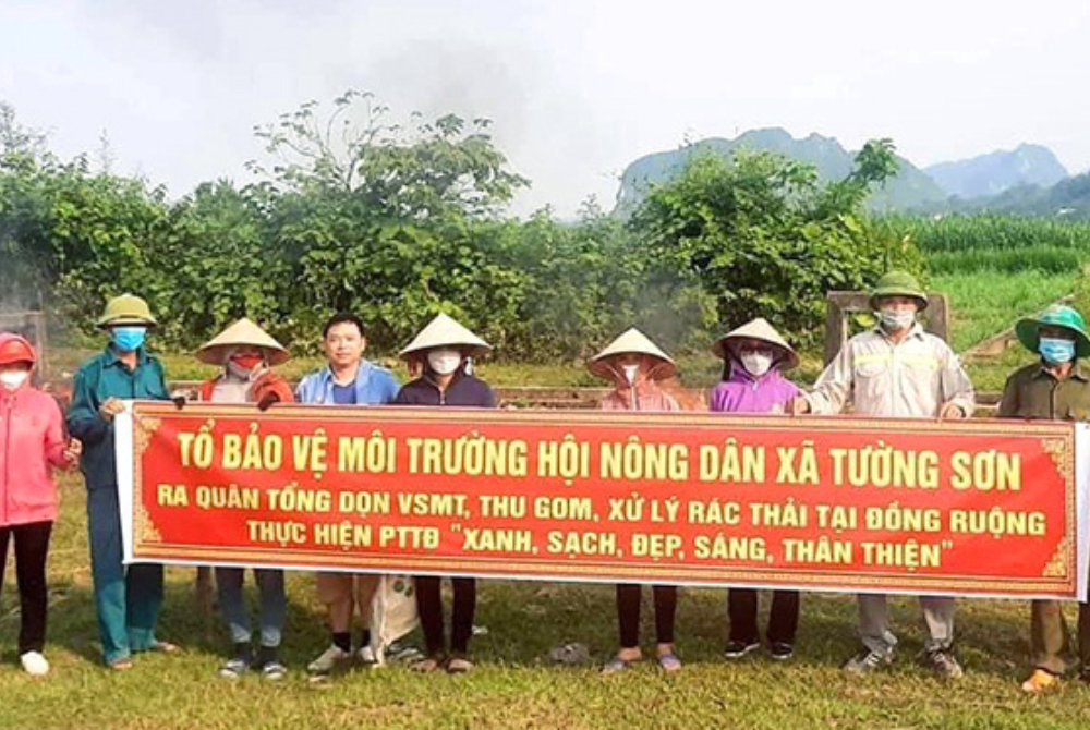 Hội nông dân xã Tường Sơn ra quân thu gom xử lý rác thải, bao bì thuốc bảo vệ thực vật trên đồng ruộng!