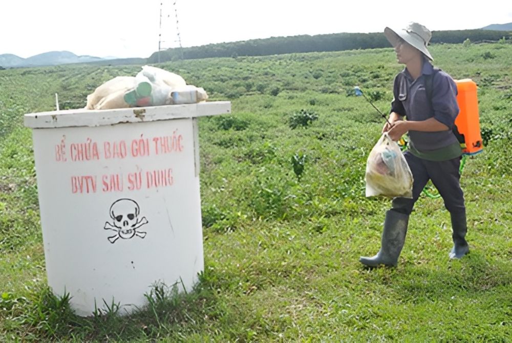 Hiệu quả mô hình thu gom rác thải bảo vệ thực vật ở huyện Đăk Tô