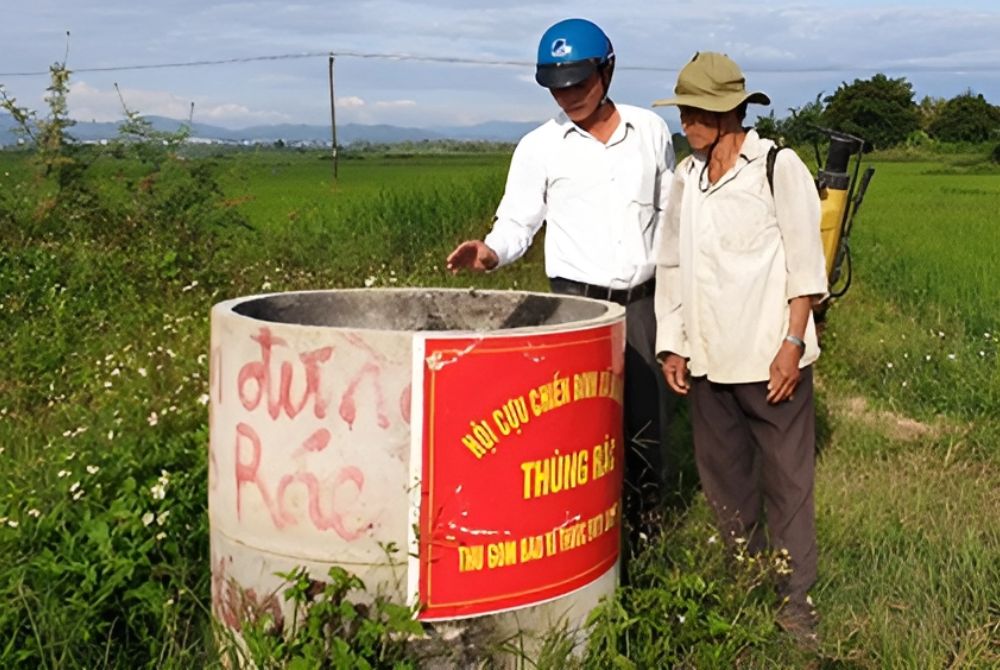 Hội Cựu chiến binh xã Đoàn Kết với mô hình thu gom bao bì, thuốc bảo vệ thực vật trên đồng ruộng
