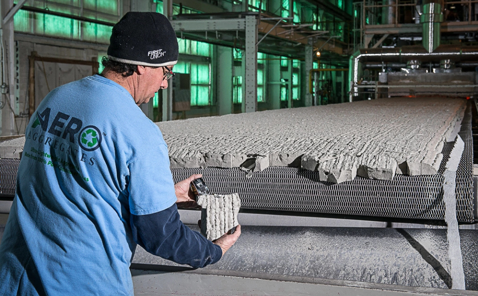 Thủy tinh tái chế