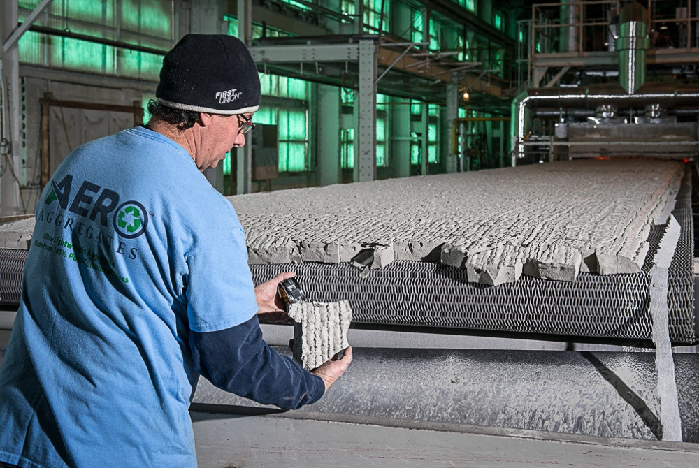 Ý tưởng dùng thủy tinh tái chế cho 'thành phố bọt biển' ở TP HCM