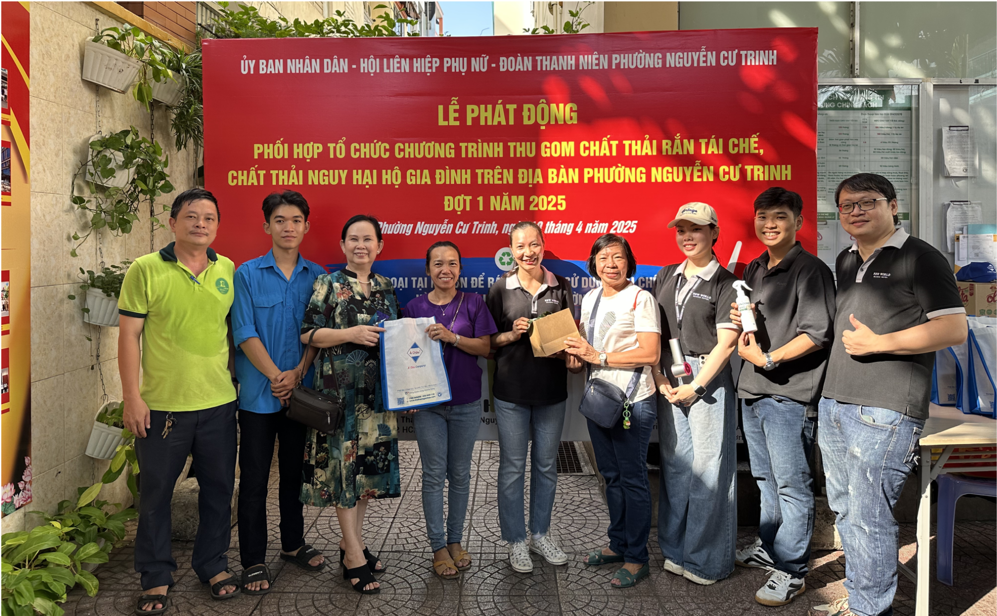chương trình thu gom rác tái chế và chất thải nguy hại hộ gia đình 