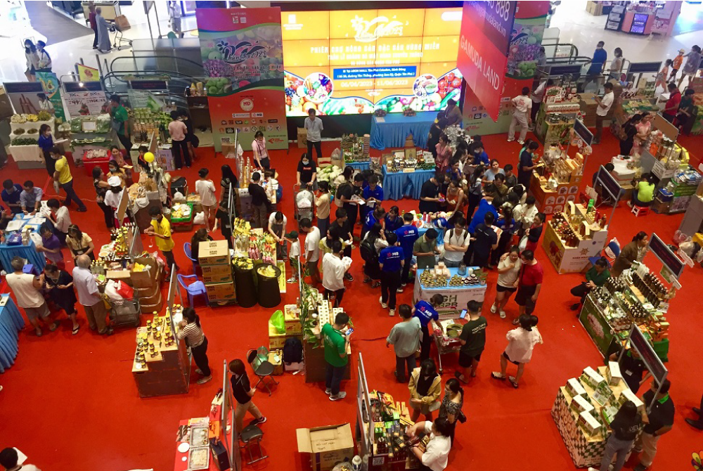 The week to promote regional specialties, traditional products and agricultural products in Tan Phu District takes place at AEON Mall Tan Phu from June 6–11, 2023