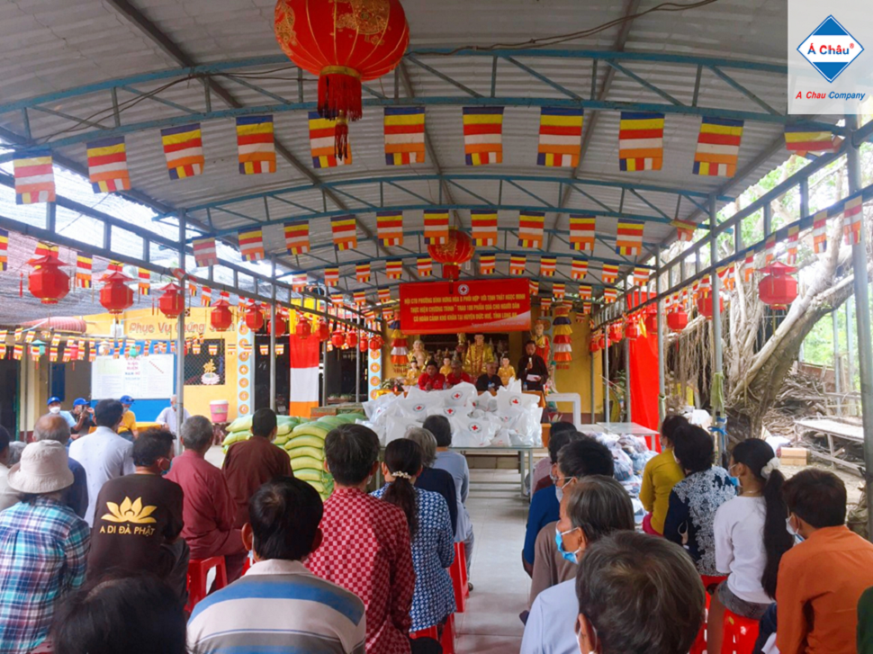 Đồng hành cùng Hội chữ thập đỏ phường Bình Hưng Hòa B trao tặng 110 phần quà cho các cô chú thu nhặt ve chai tại xã Tóc Tiên