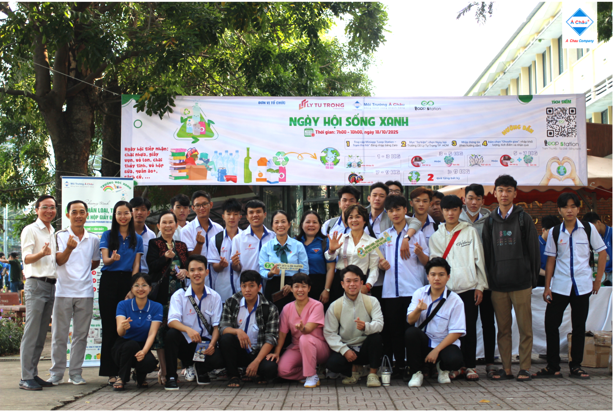 Cán bộ giảng viên và sinh viên Khoa Cơ khí và Khoa Du lịch – Khách sạn đồng hành cùng hoạt động