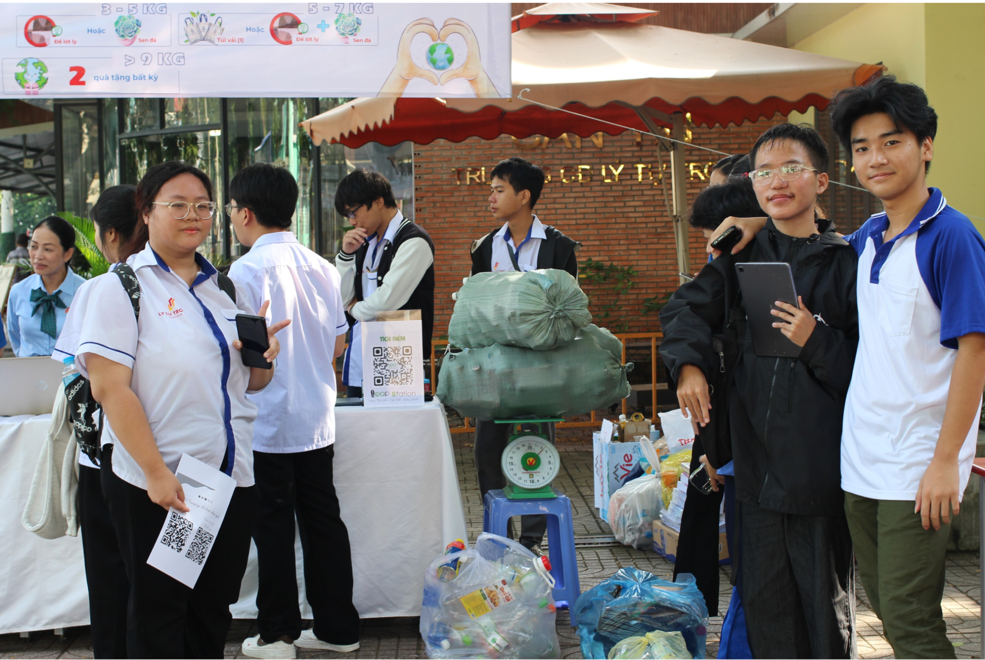 Ngày hội sống xanh Trạm thu hồi Loop Station Đổi rác lấy quà