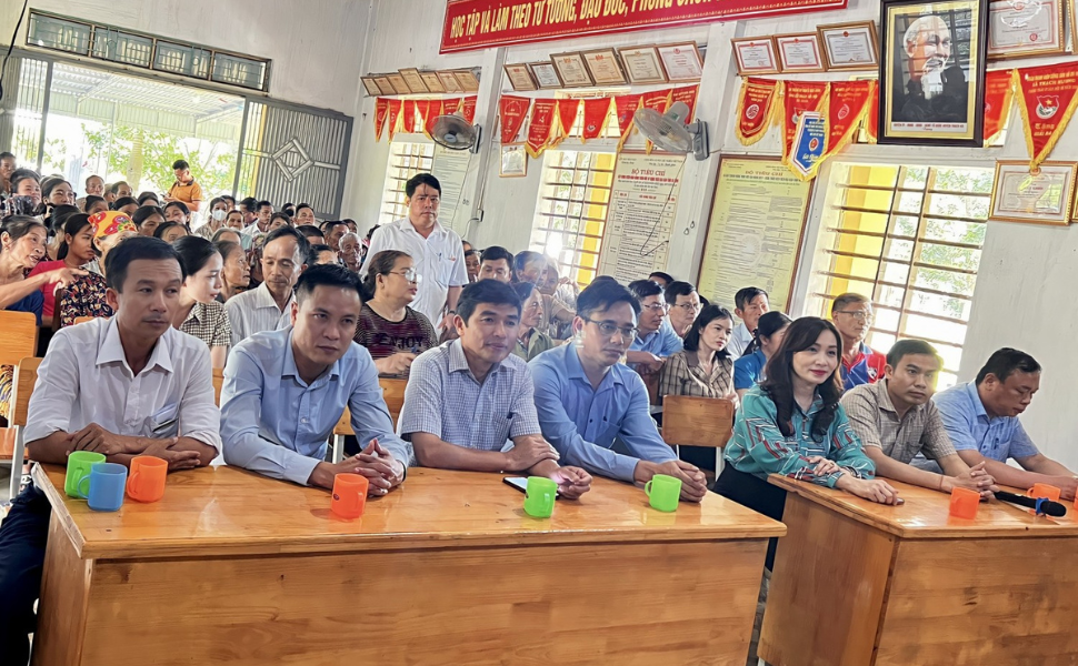Hội Nông dân tỉnh Hà Tĩnh phát động phong trào 'Hội viên nông dân thu gom vỏ chai, bao bì thuốc bảo vệ thực vật'!