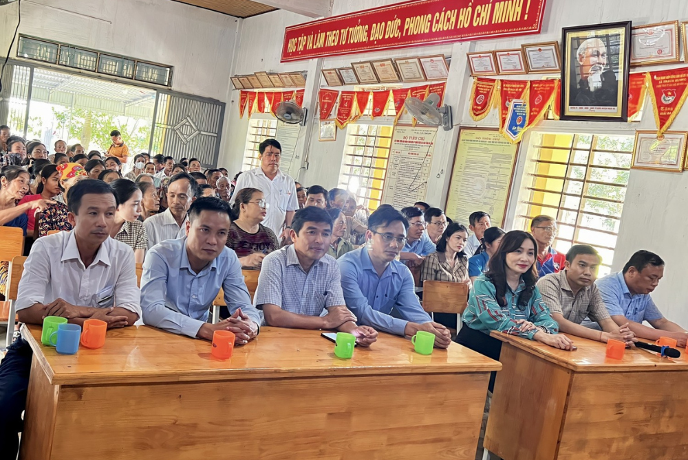 Hội Nông dân tỉnh Hà Tĩnh phát động phong trào "Hội viên nông dân thu gom vỏ chai, bao bì thuốc bảo vệ thực vật"!