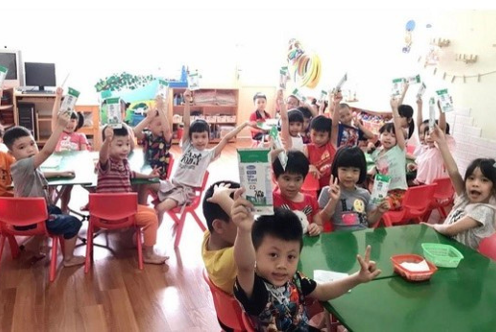 Hà Nội: Thu gom, tái chế hàng triệu vỏ hộp sữa tại các trường học!