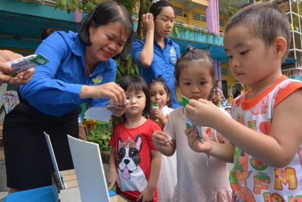  Hào hứng 600 trường học tại TP.HCM tham gia thu gom, phân loại vỏ hộp sữa!