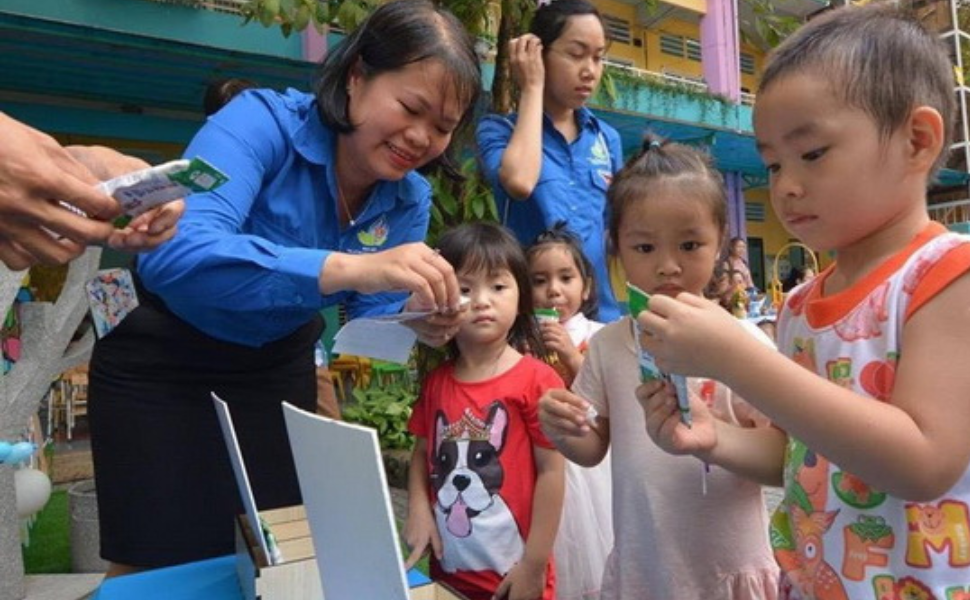  Hào hứng 600 trường học tại TP.HCM tham gia thu gom, phân loại vỏ hộp sữa!