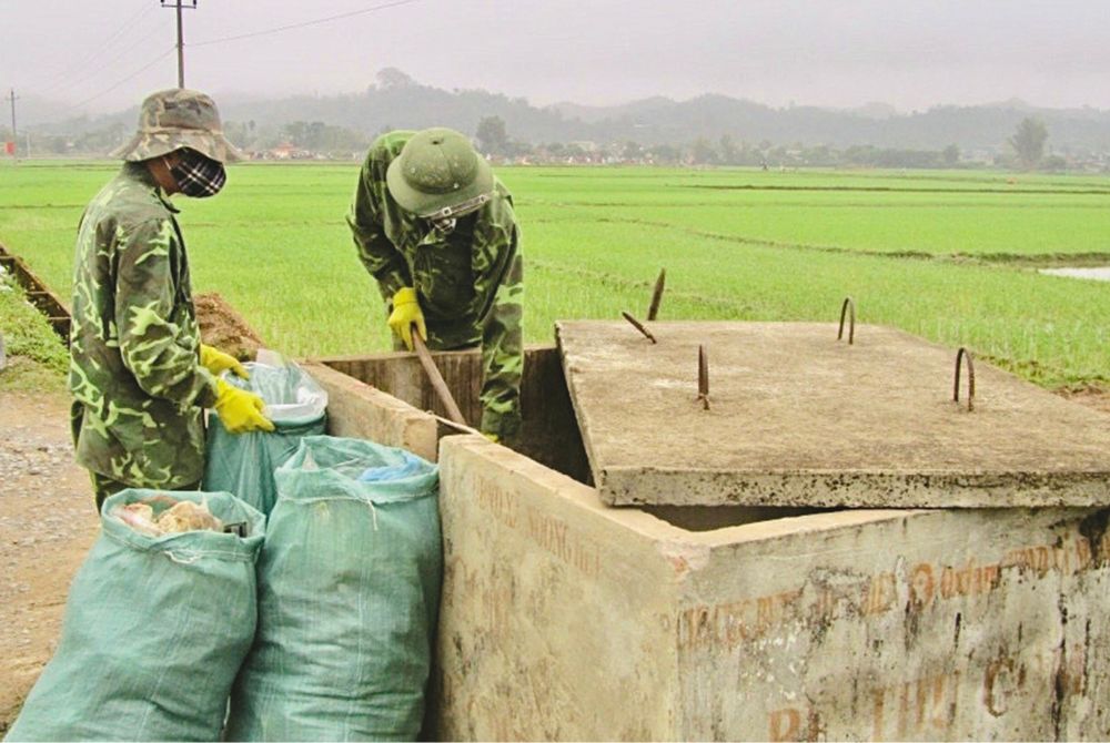 Bể thu gom rác thải thuốc bảo vệ thực vật: Góp phần giữ sạch cánh đồng Mường Thanh