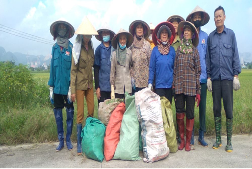 Hà Nam: Hội Nông dân xã Thanh Nguyên thực hiện thu gom vỏ chai, bao bì thuốc bảo vệ thực vật trên đồng ruộng