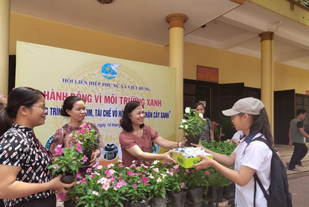 Phát động chương trình "Thu gom, tái chế vỏ hộp sữa đổi nhận cây xanh" tại xã Việt Hùng!