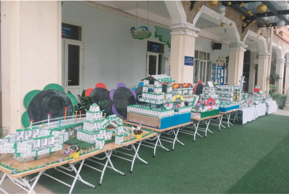 Độc đáo chương trình triển lãm đồ dùng từ vỏ sữa học đường tại Trường Mầm Non Vĩnh Hưng!