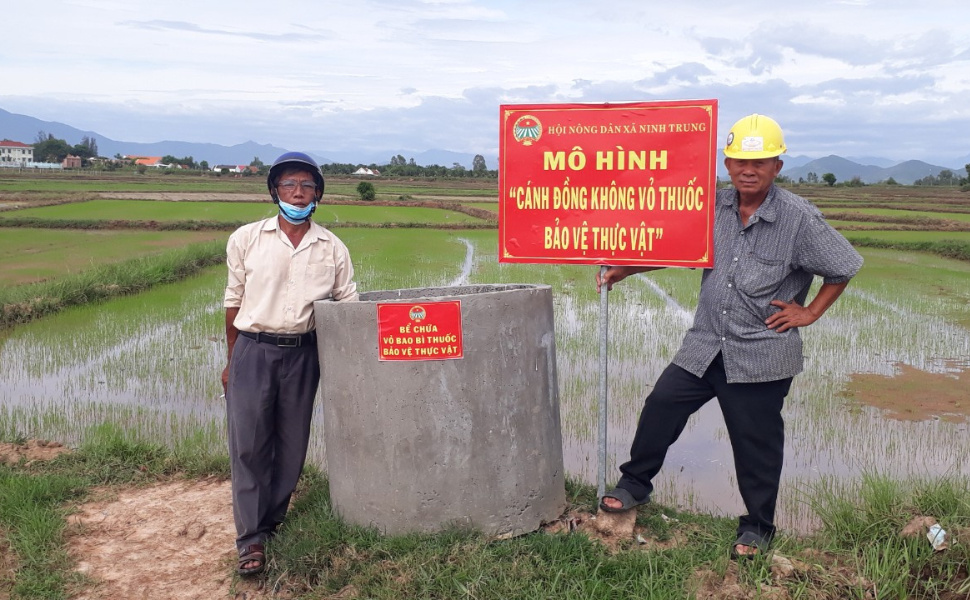 Hội Nông dân xã Ninh Trung xây dựng mô hình “Cánh đồng không vỏ thuốc bảo vệ thực vật”!