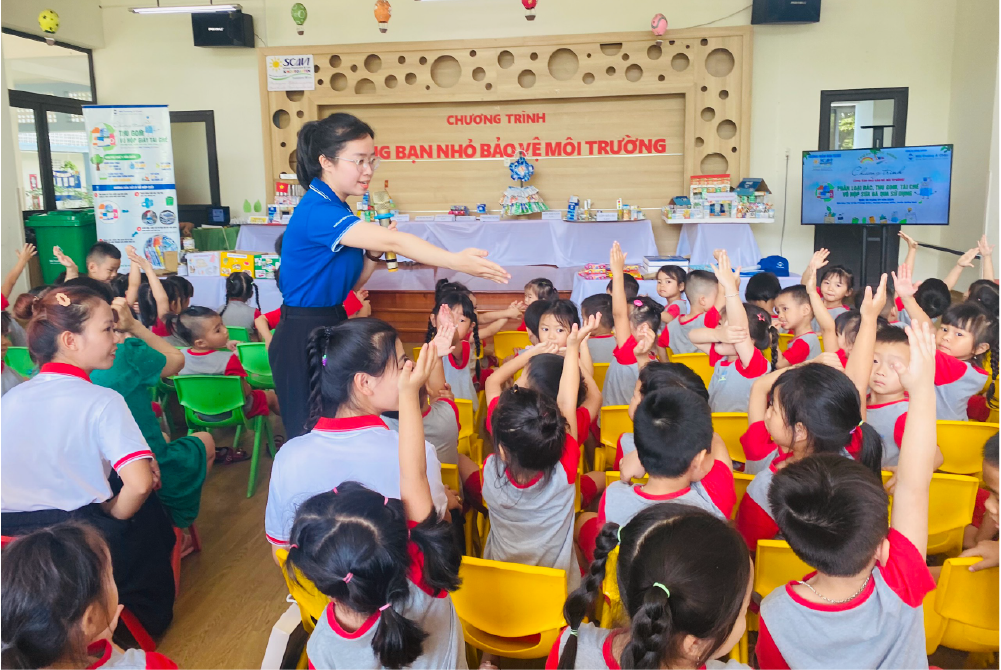 Huyện Phong Điền: học sinh Tiểu học và Mầm non tham gia thu gom vỏ hộp sữa để tái chế!