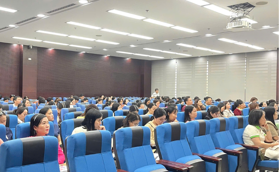 Các đại biểu tham dự hội thảo